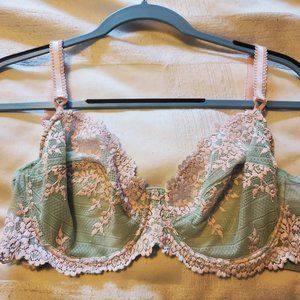 Embrace Lace Underwire Bra 36D